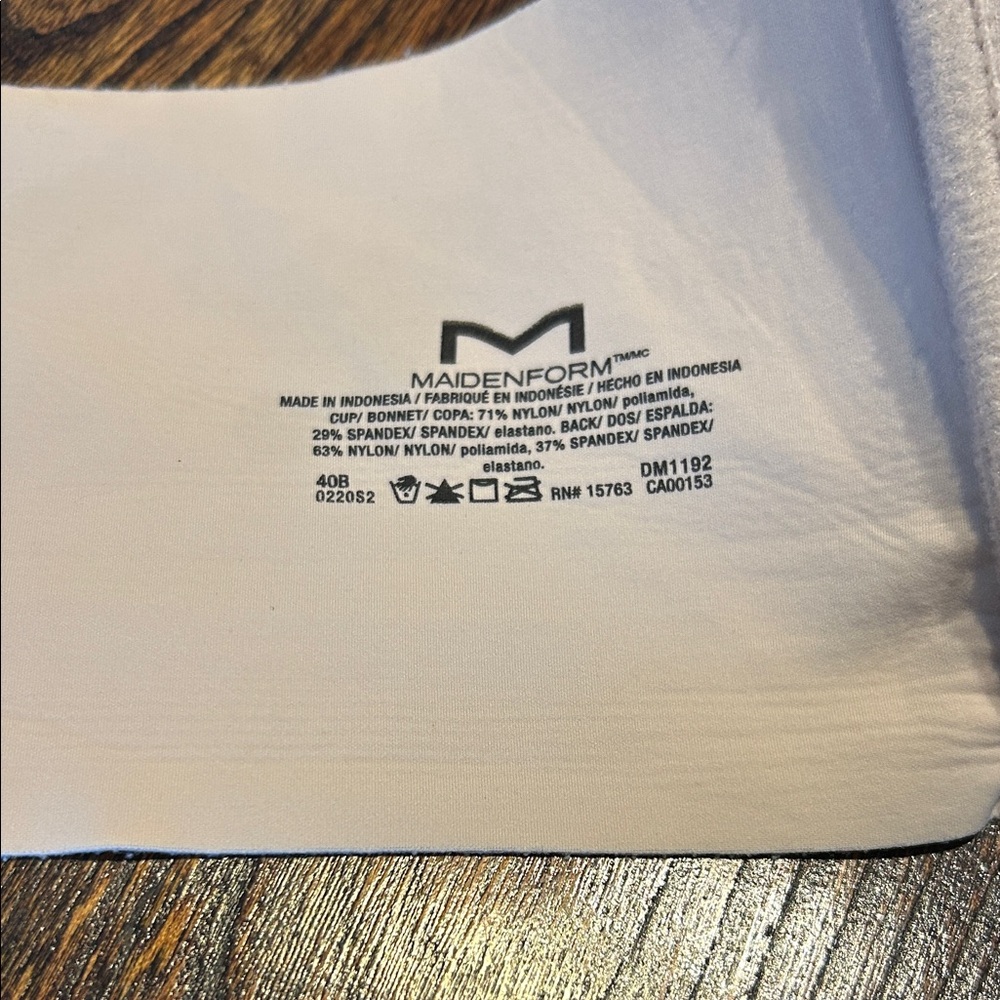 Maidenform Cream Bra - Picture 2 of 3